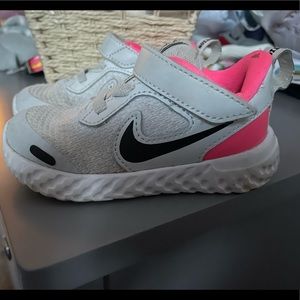Toddler Nike tennis shoes